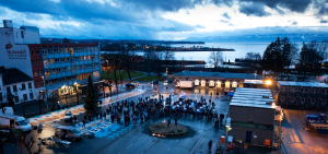 Partecipazione cittadina nella piazza di Hamar